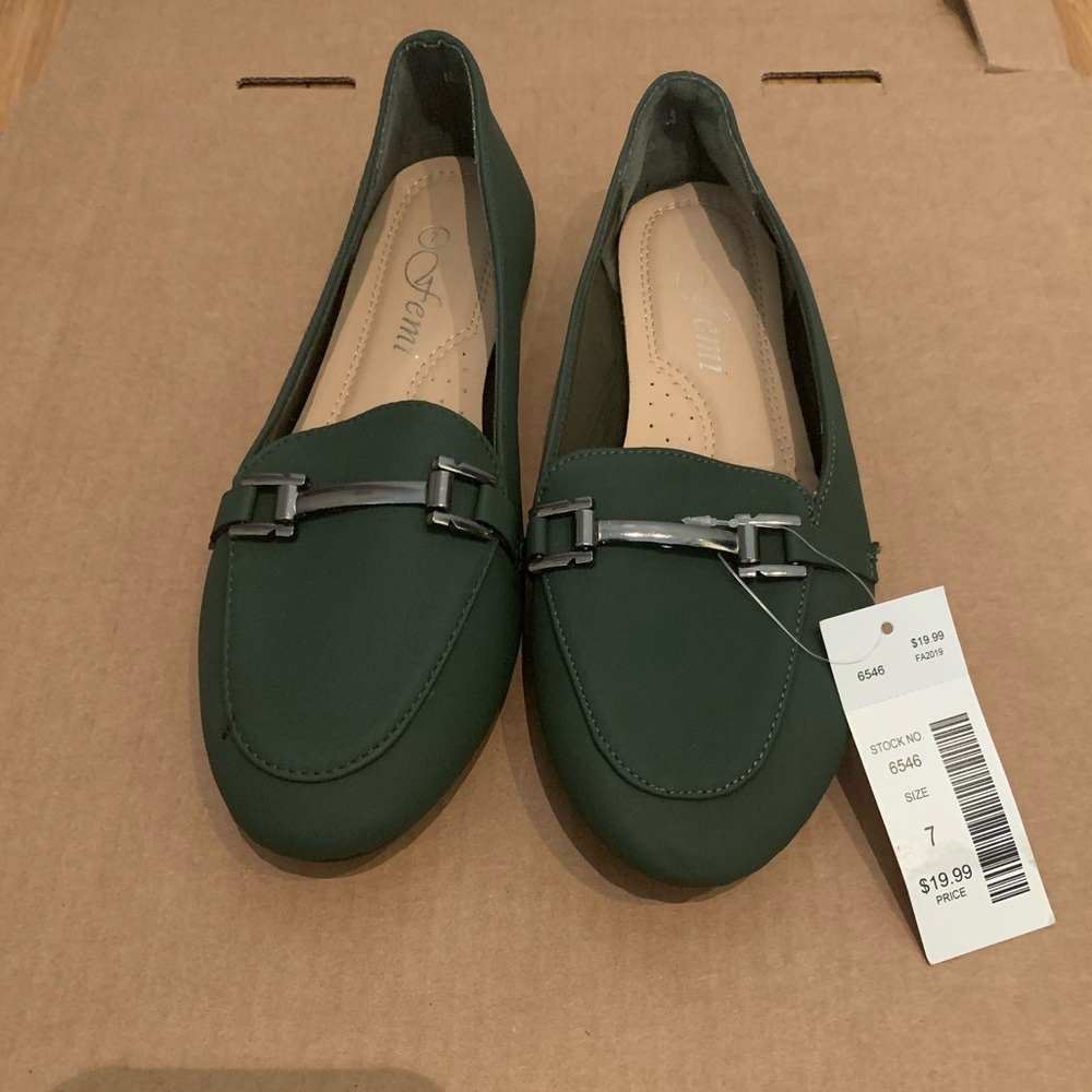 Femi flats, size 7 women’s shoe, never worn